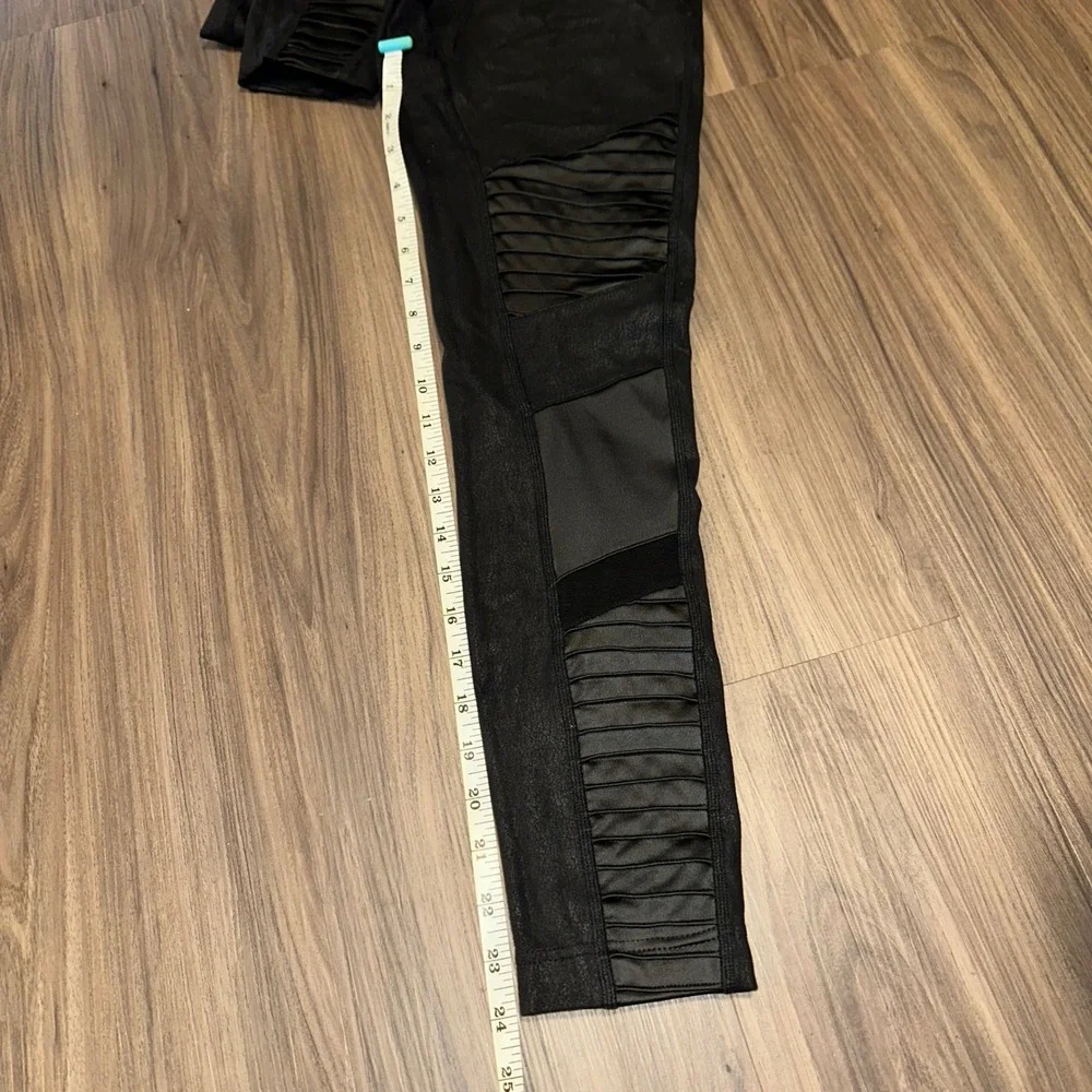 ALO Yoga Moto Leggings High Waist‎ Black Moto Panel Detail Athleisure Small